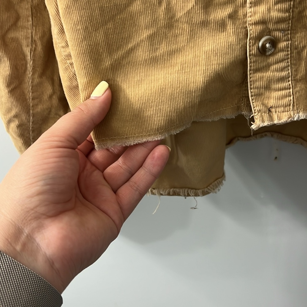 Forever 21 Tan Corduroy Long Sleeve Cropped Button Down w/ Raw Hem Small Cotton - Picture 5 of 5